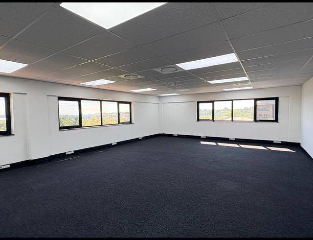 229M² OFFICE TO LET IN MIDRIDGE PARK